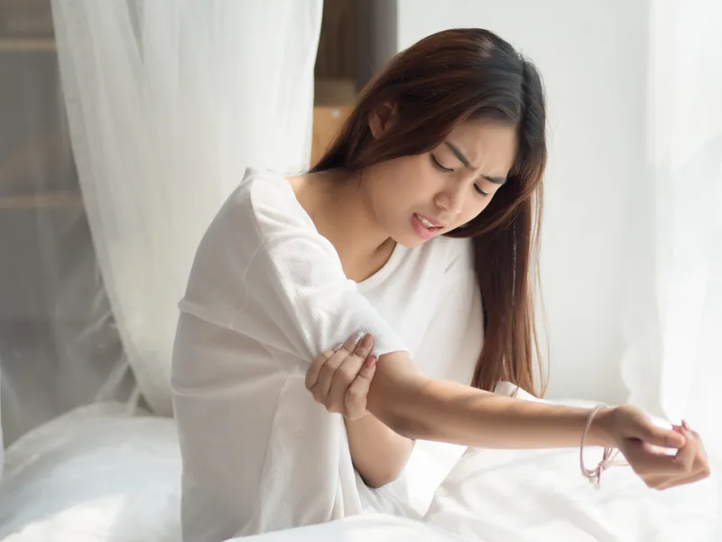 How Integrated Chiropractic treats elbow pain in Defiance