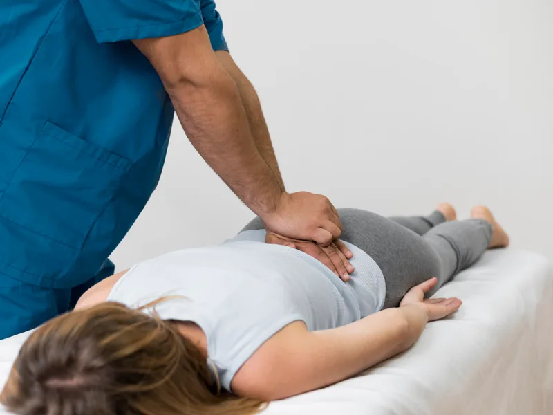 How Integrated Chiropractic treats hip pain in Defiance