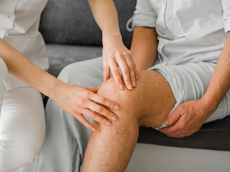 Chiropractic care for knee pain at Integrated Chiropractic in Defiance