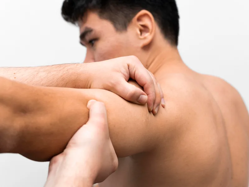 Integrated Chiropractic treating shoulder pain in Defiance